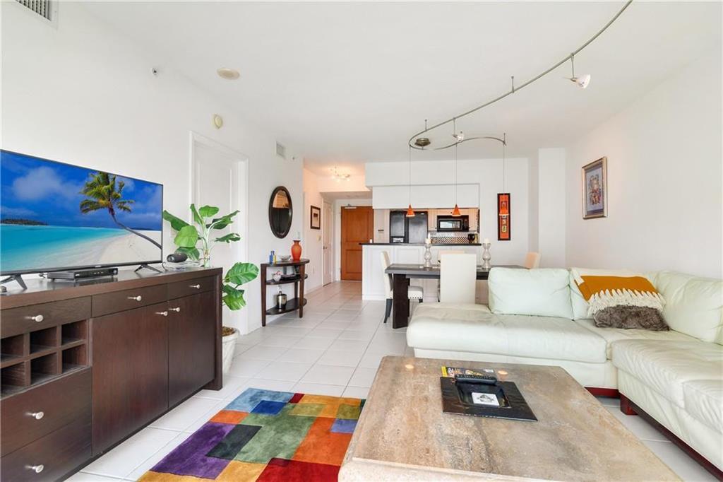 347 N New River Drive E 806