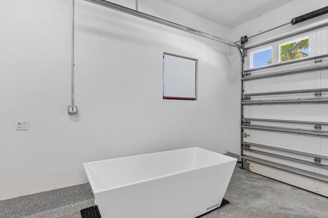 BOYNTON ISLES - Residential