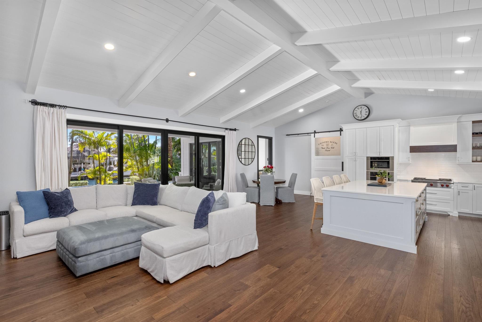 BOYNTON ISLES - Residential