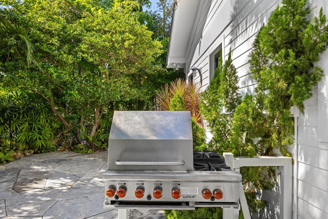 BOYNTON ISLES - Residential