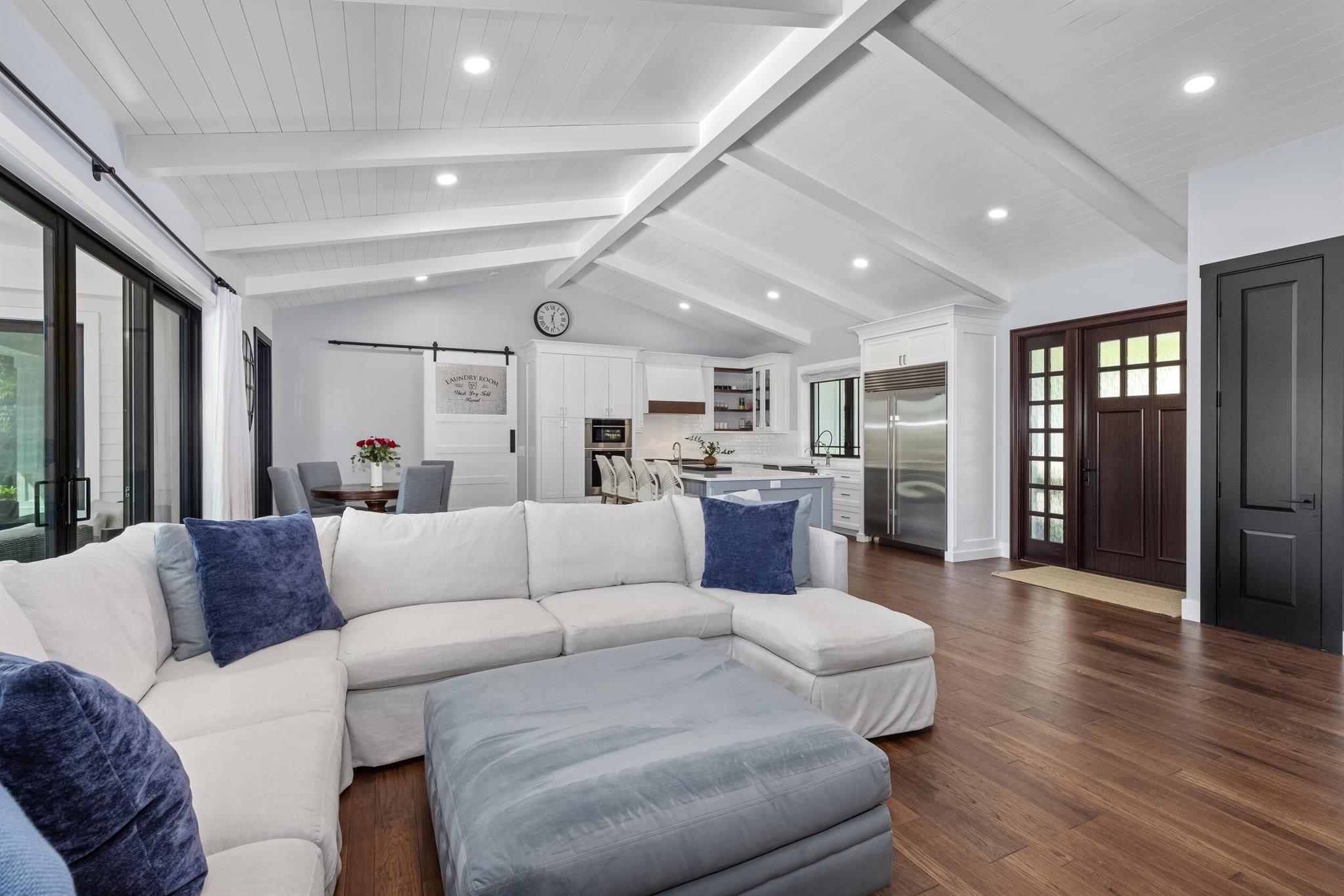 BOYNTON ISLES - Residential