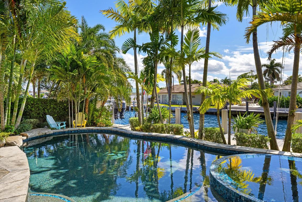 BOYNTON ISLES - Residential