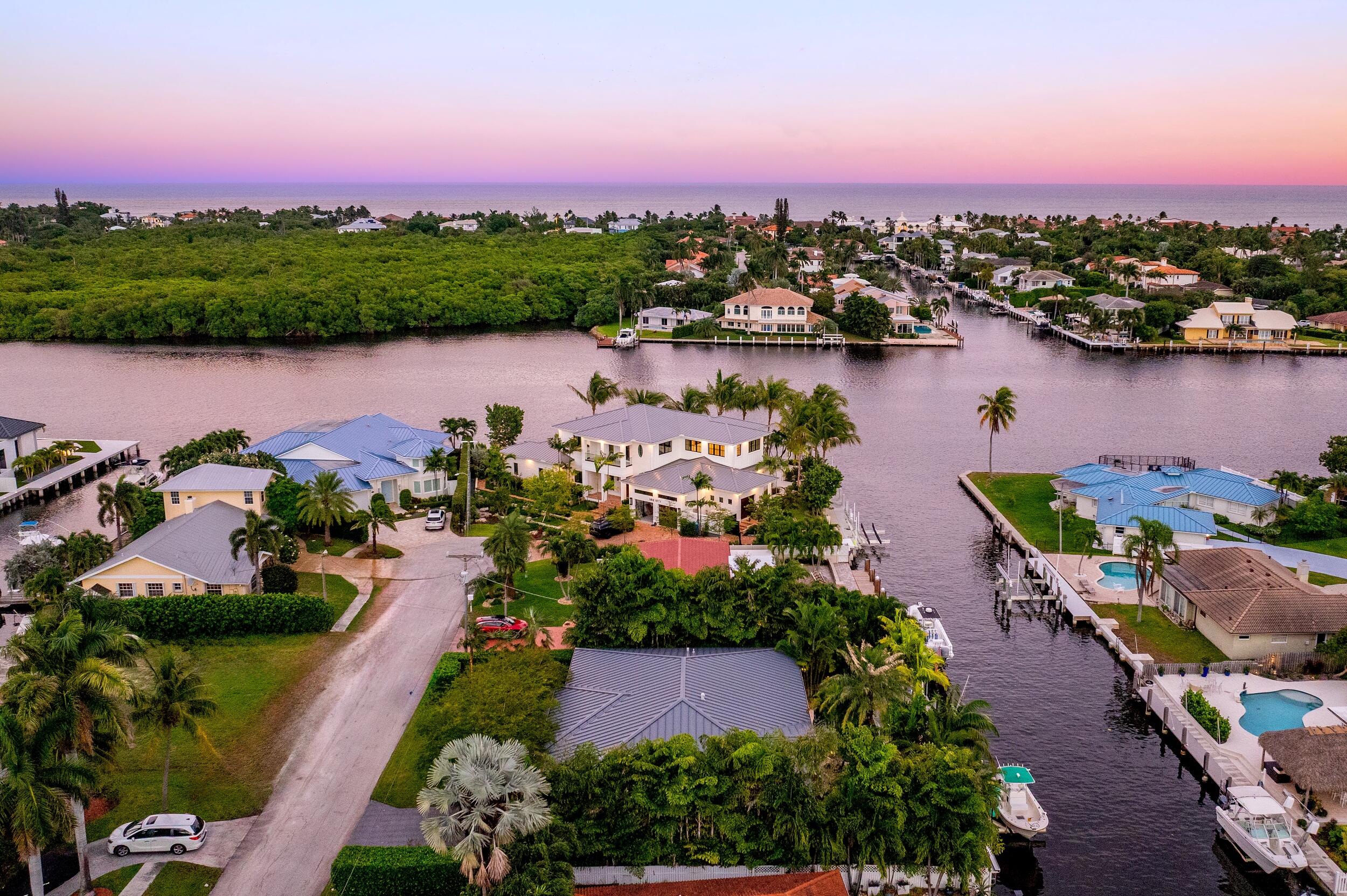 BOYNTON ISLES - Residential