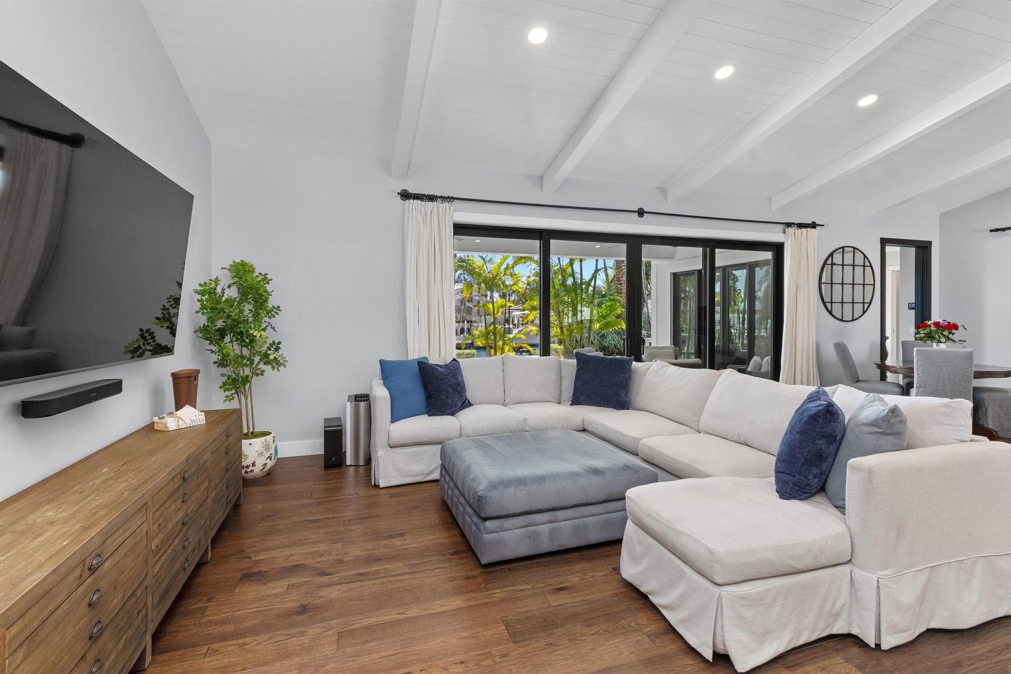 BOYNTON ISLES - Residential