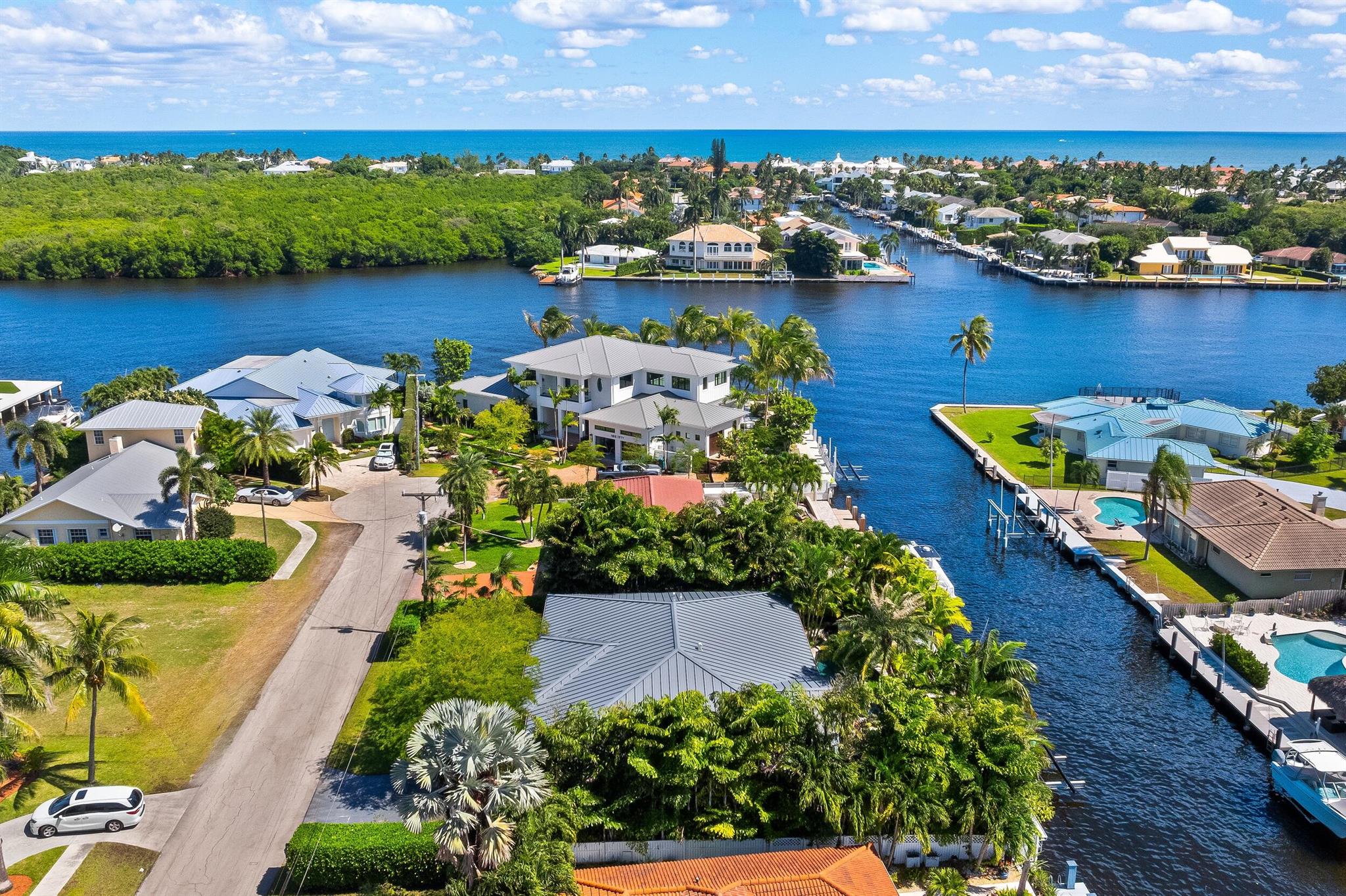 BOYNTON ISLES - Residential