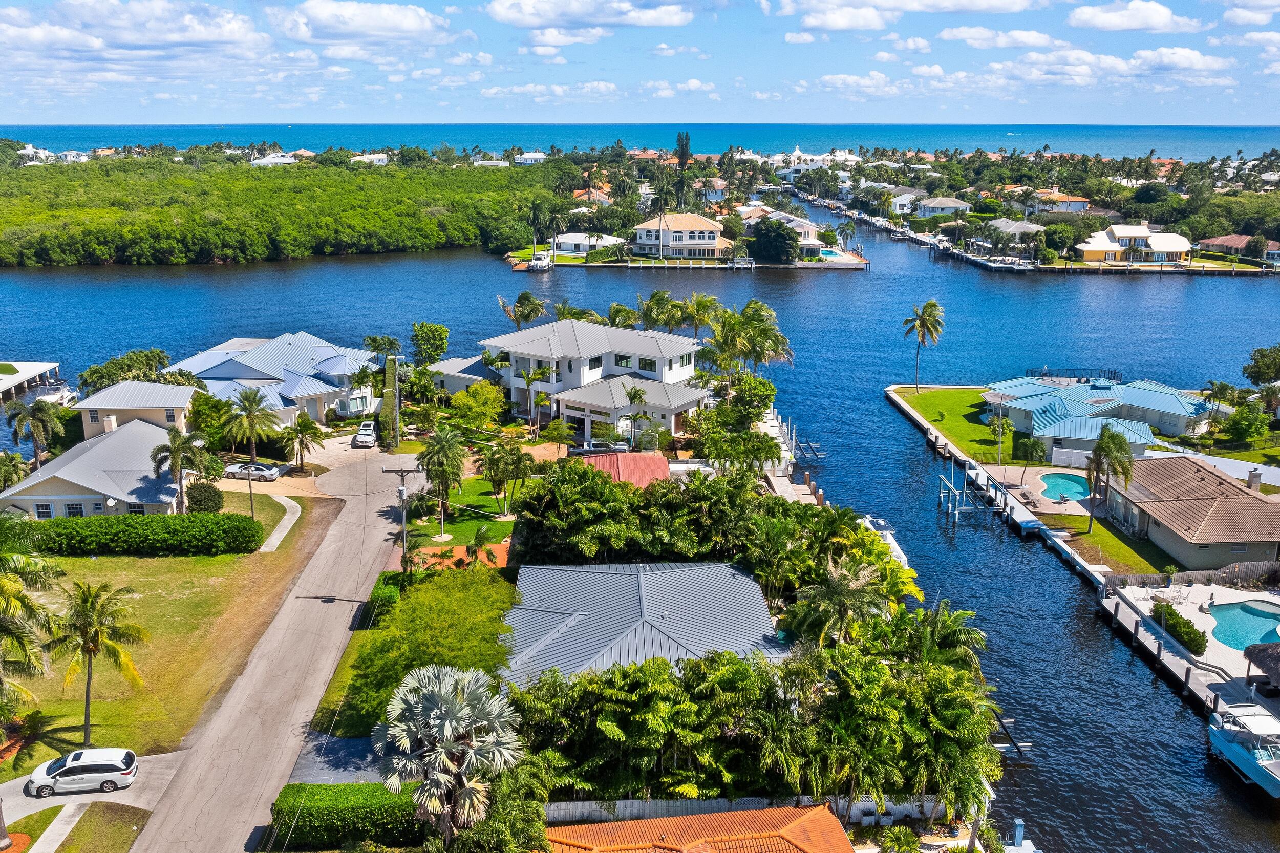 BOYNTON ISLES - Residential