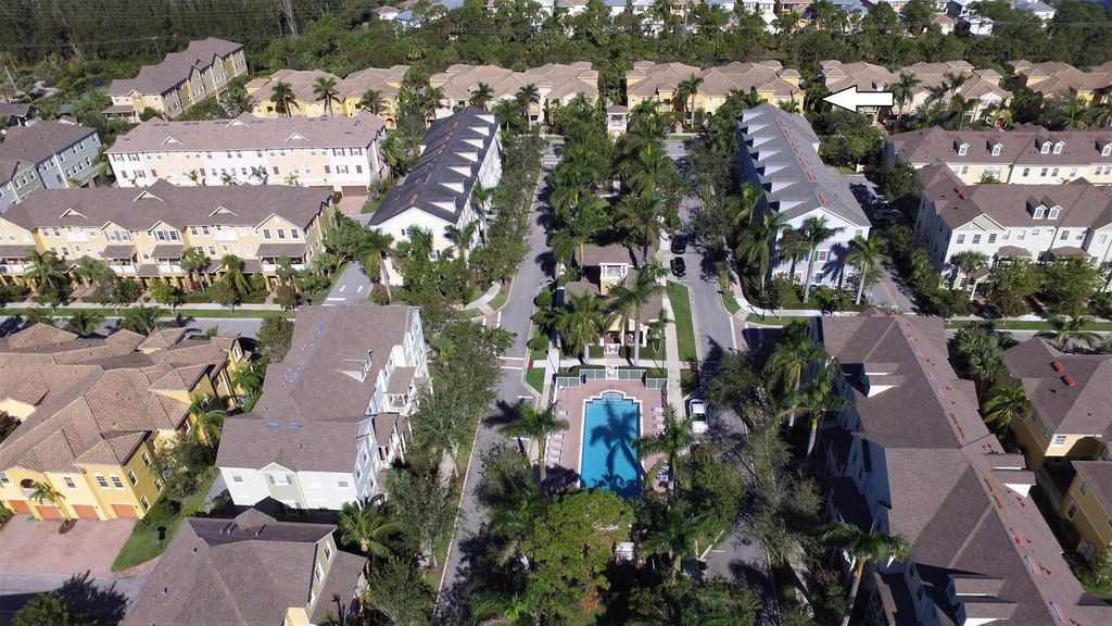 Photo of 127 Seagrape Drive #201, Jupiter, FL 33458 (MLS # R11012036)