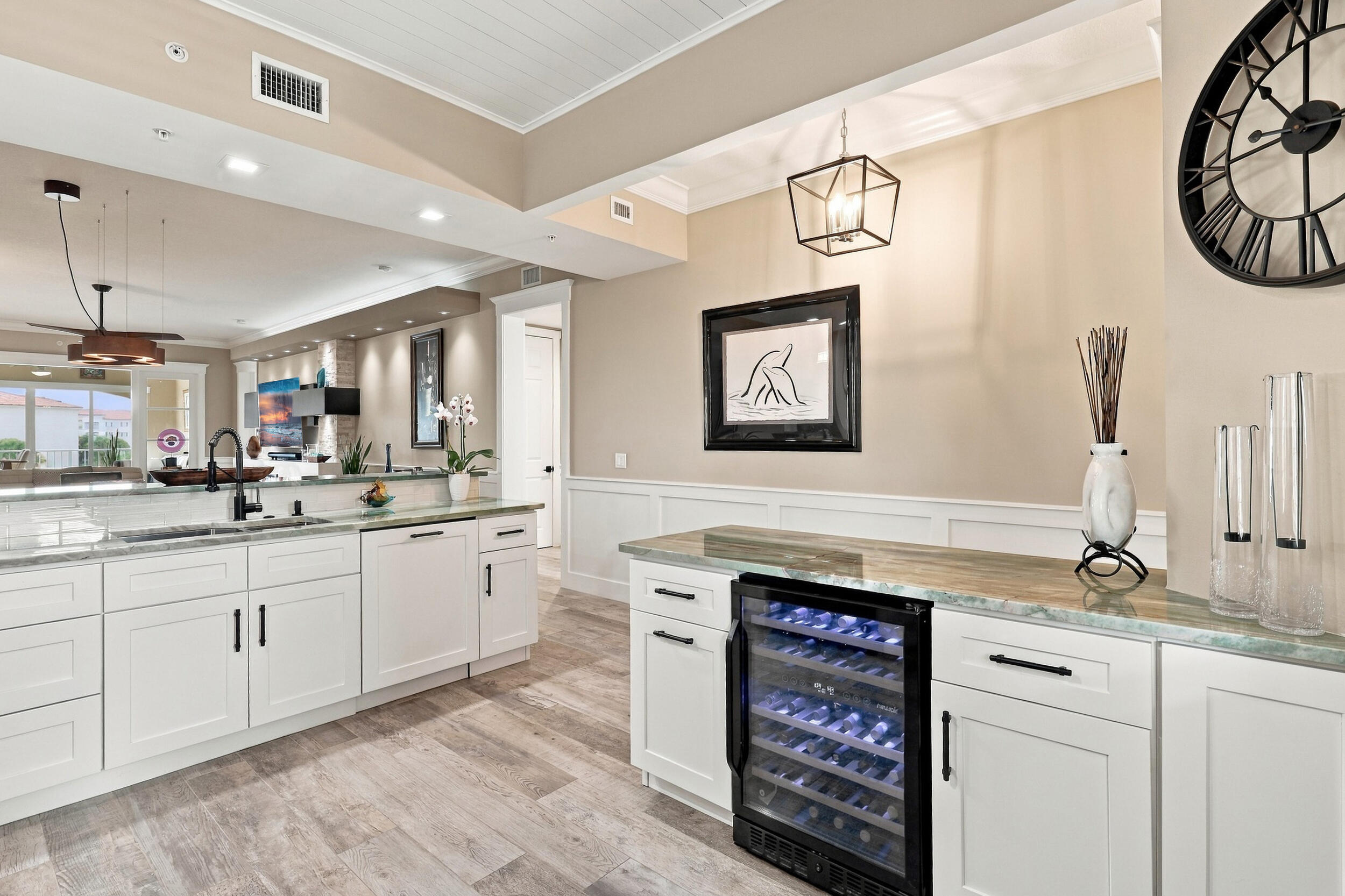 16 HARBOUR ISLE Drive W 306