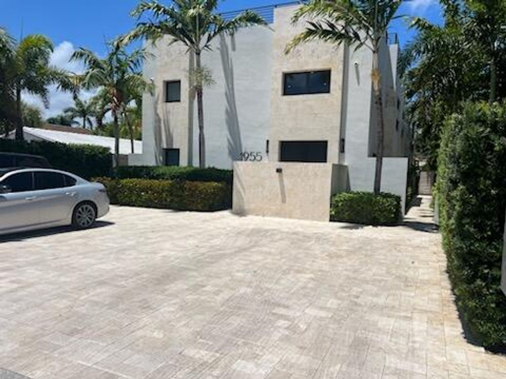 Photo of 1955 NE 4th Street #Unit  2, Deerfield Beach, FL 33441 (MLS # R11120656)