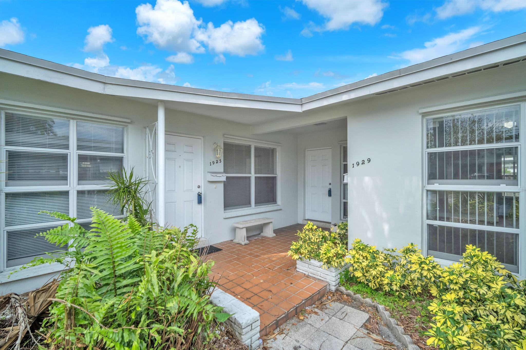 Coral Gardens 30-7 B - Residential Income