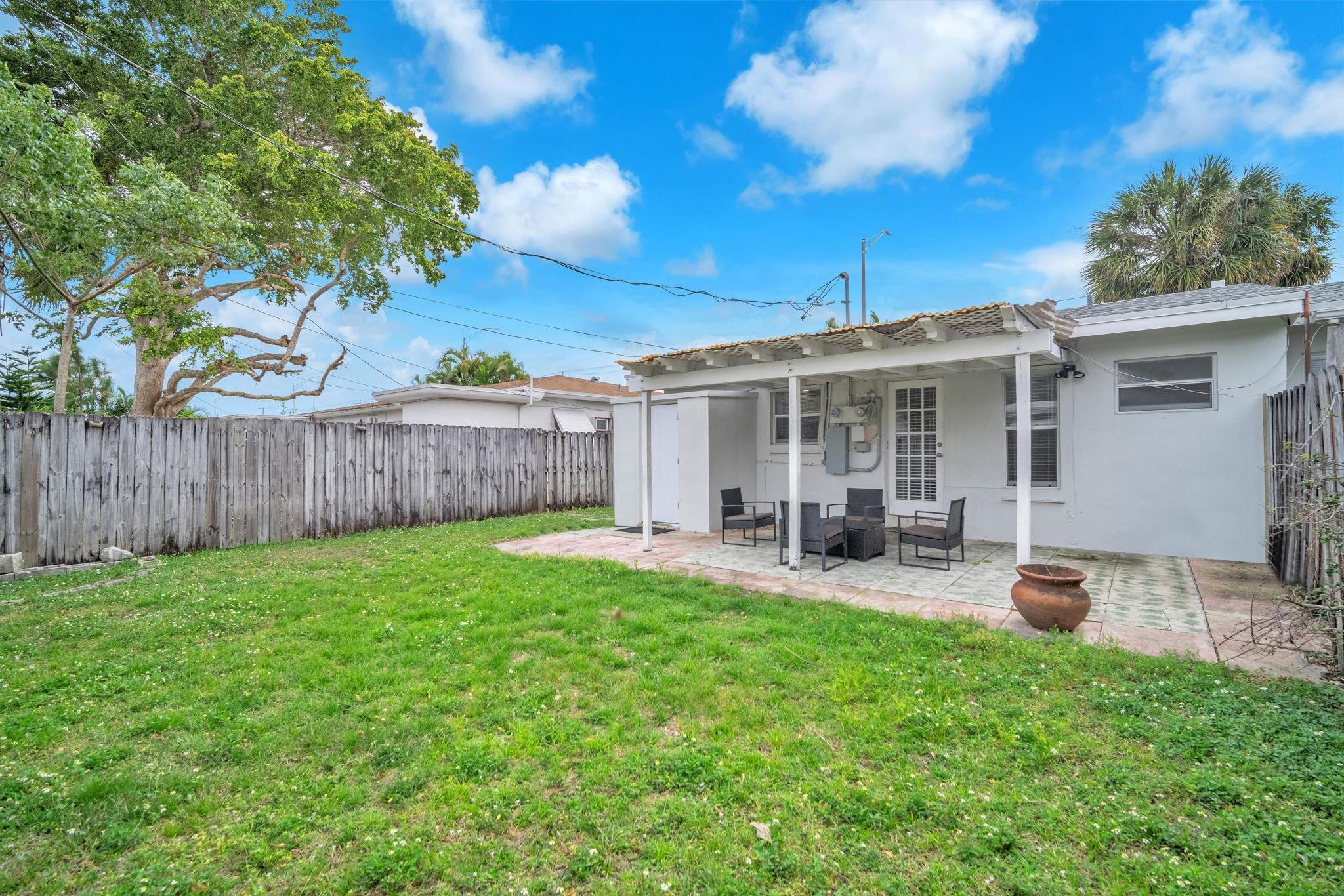 Coral Gardens 30-7 B - Residential Income