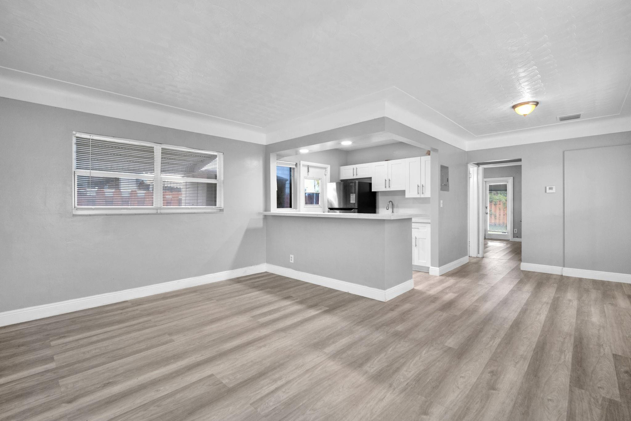 Coral Gardens 30-7 B - Residential Income