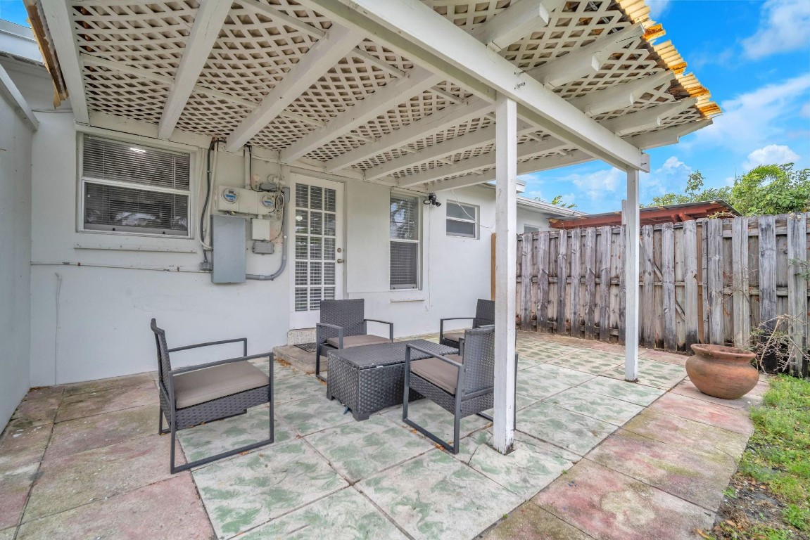 Coral Gardens 30-7 B - Residential Income