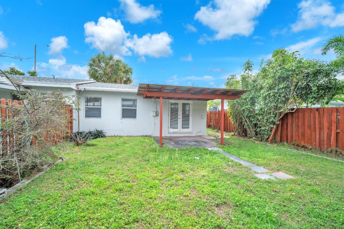 Coral Gardens 30-7 B - Residential Income