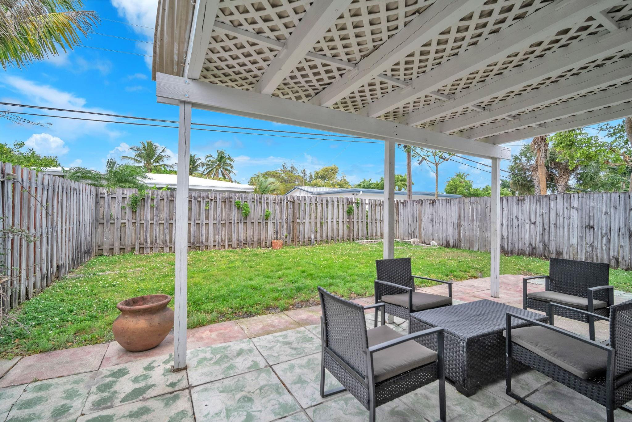 Coral Gardens 30-7 B - Residential Income