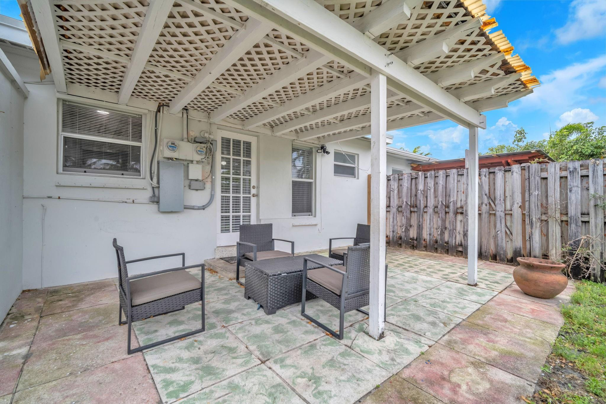 Coral Gardens 30-7 B - Residential Income