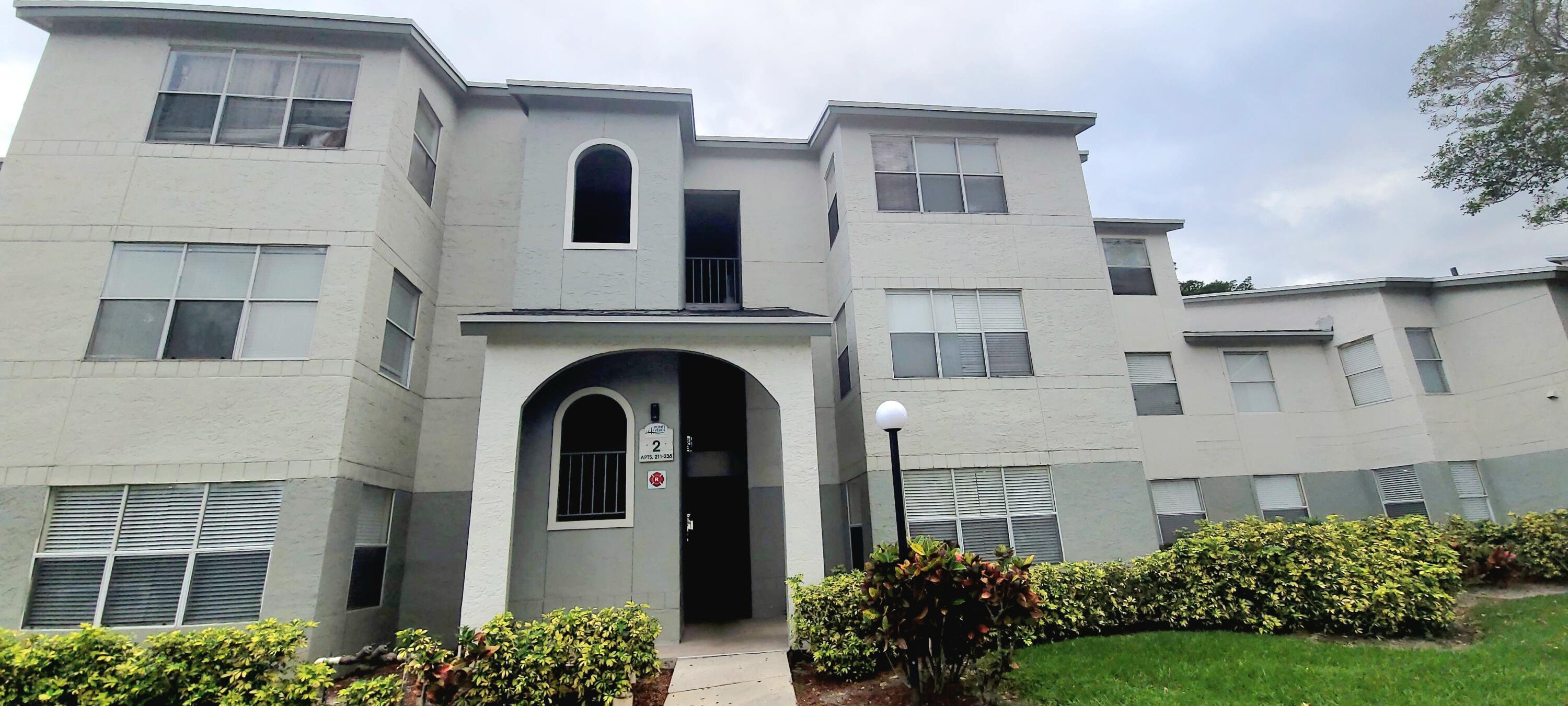 PONTE VERDE AT PALM BEACH LAKES CONDOMINIUM - Residential