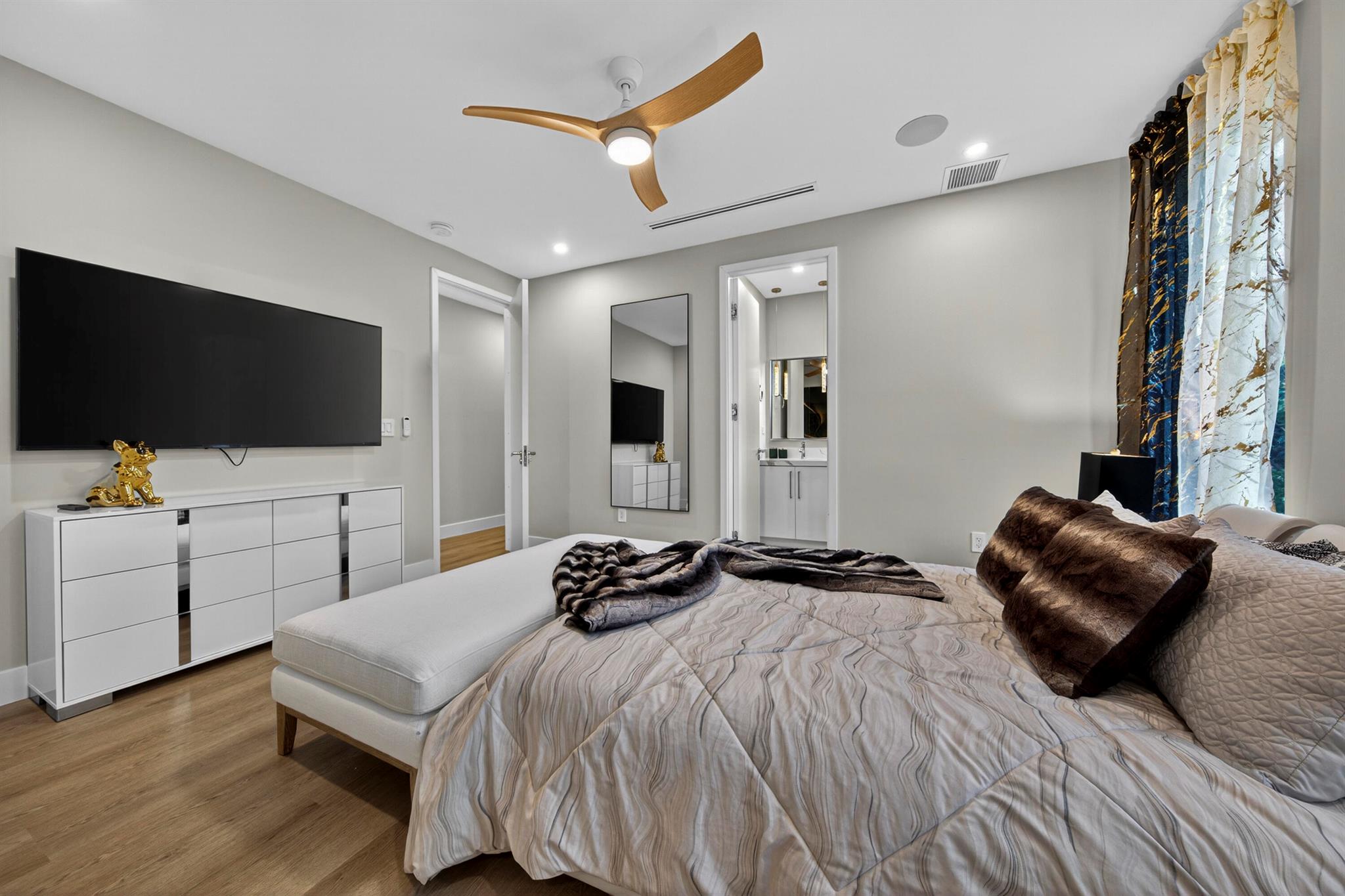 Lake Ridge - Residential Lease