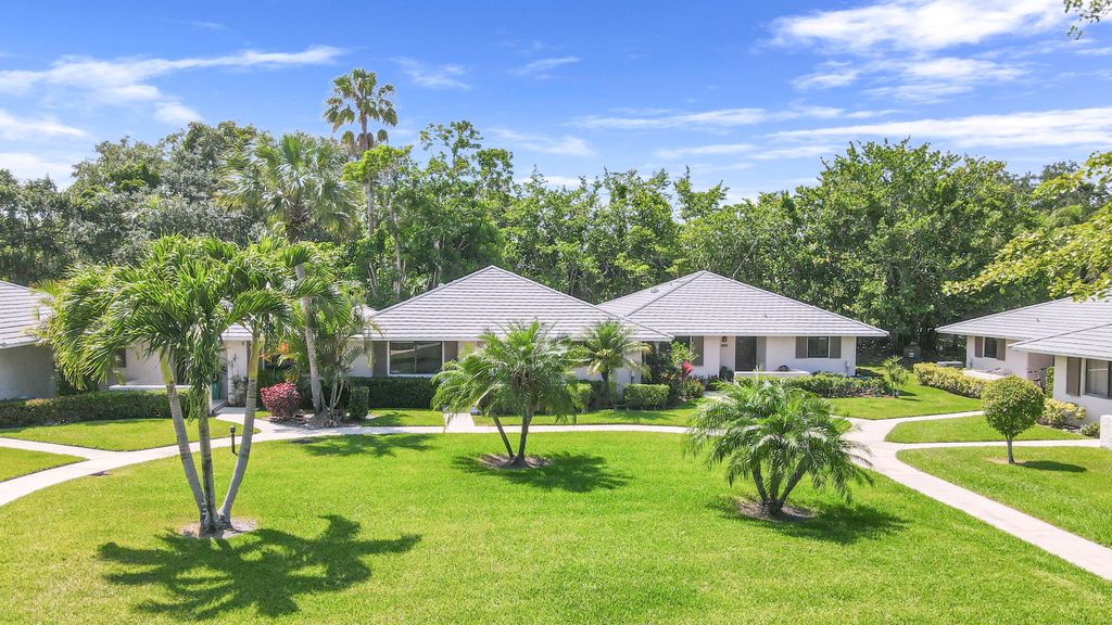 Photo of 824 Club Drive, Palm Beach Gardens, FL 33418 (MLS # B26014405)