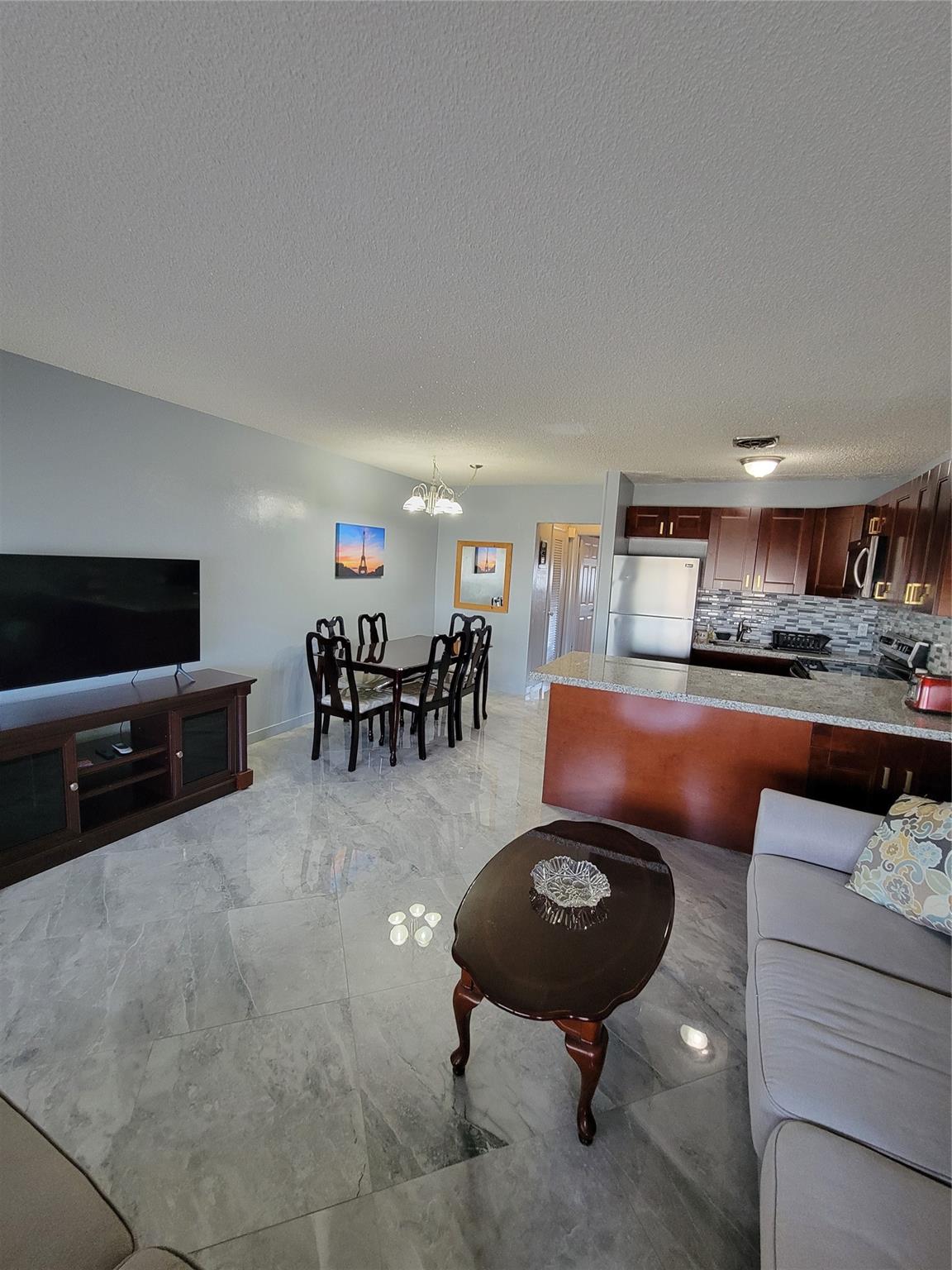ROLEN LAKE GARDENS - Residential