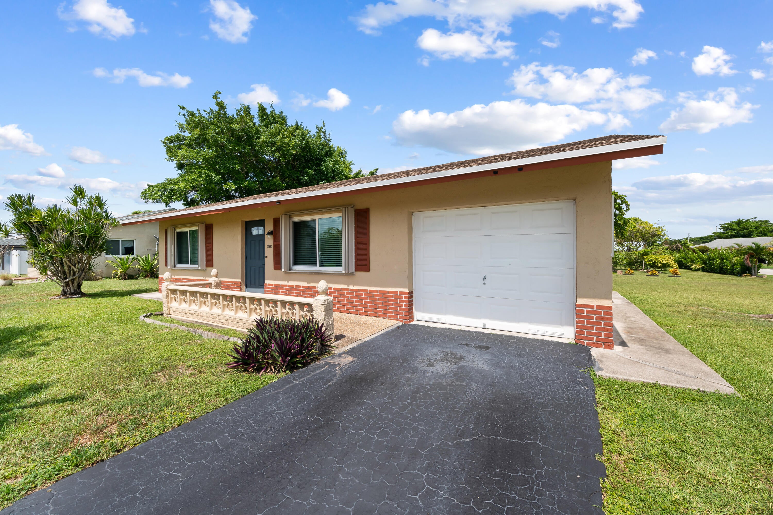 7000 NW 95TH Terrace, Tamarac FL 33321