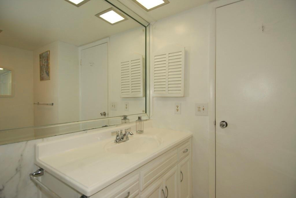 Regency Tower - Residential