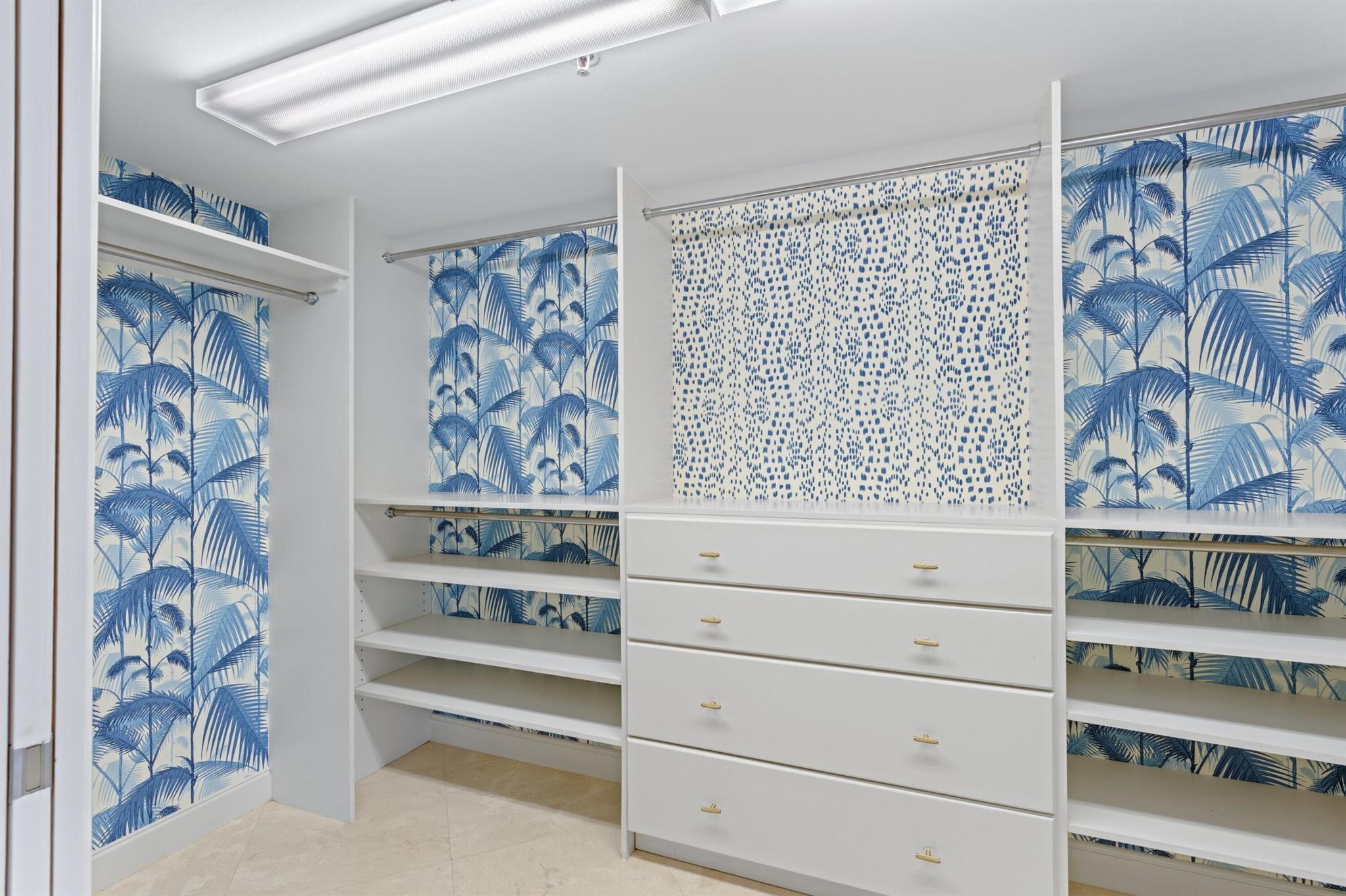 BEACH POINT CONDO - Residential