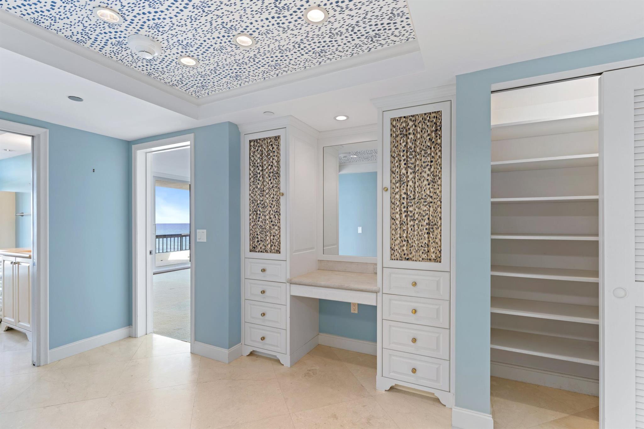 BEACH POINT CONDO - Residential