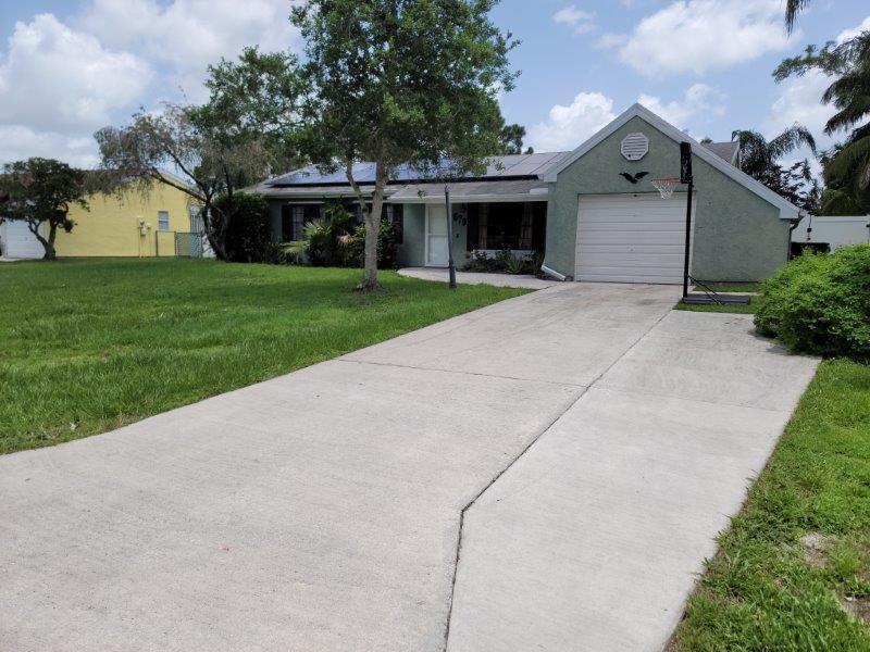 679 SW Belmont Circle