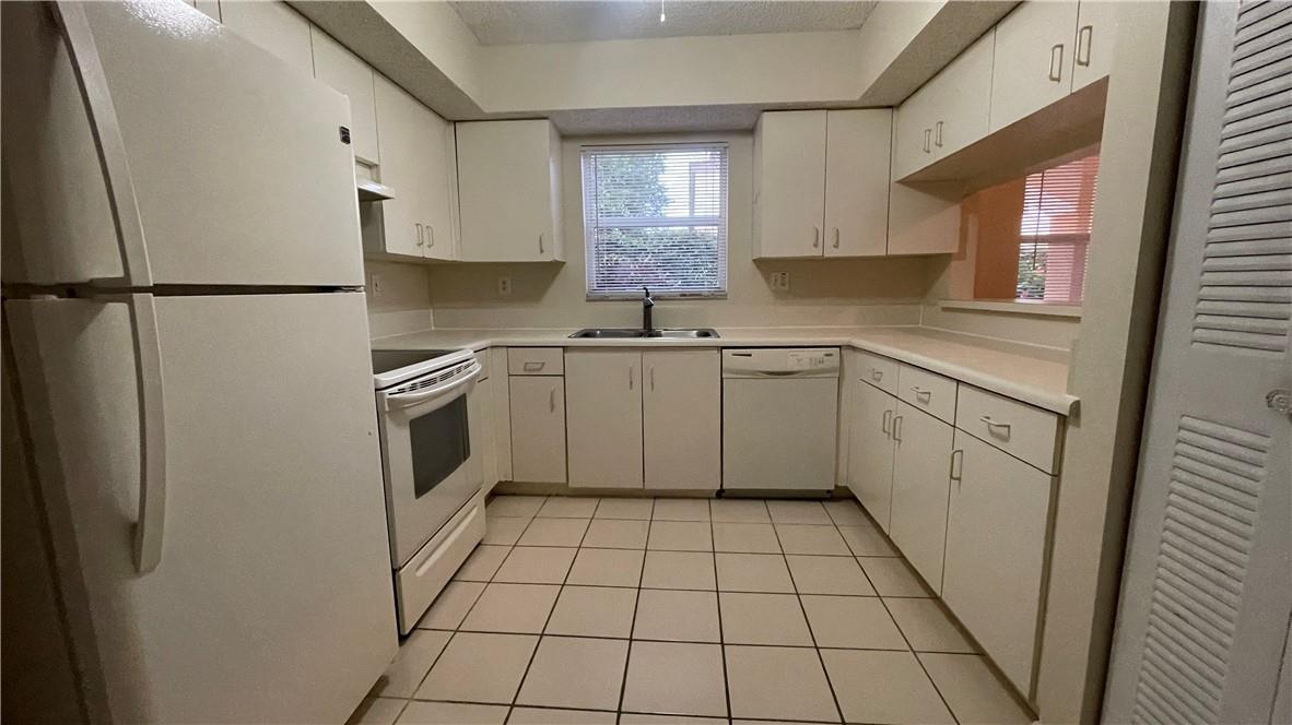 3299 NW 44th St 2