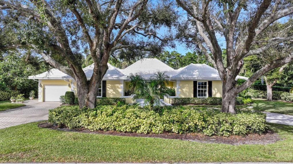 Photo of 13 Country Road, Boynton Beach, FL 33436 (MLS # R11052463)