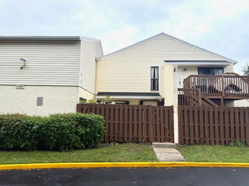 Photo of 641 Executive Center Drive #P105, West Palm Beach, FL 33401 (MLS # B26011098)