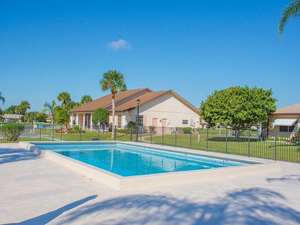 THE GROVE CONDOMINIUM SEC - Residential