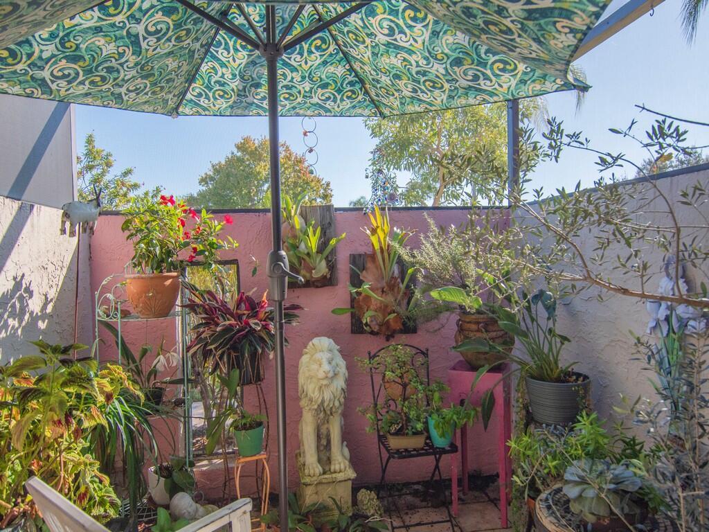 THE GROVE CONDOMINIUM SEC - Residential