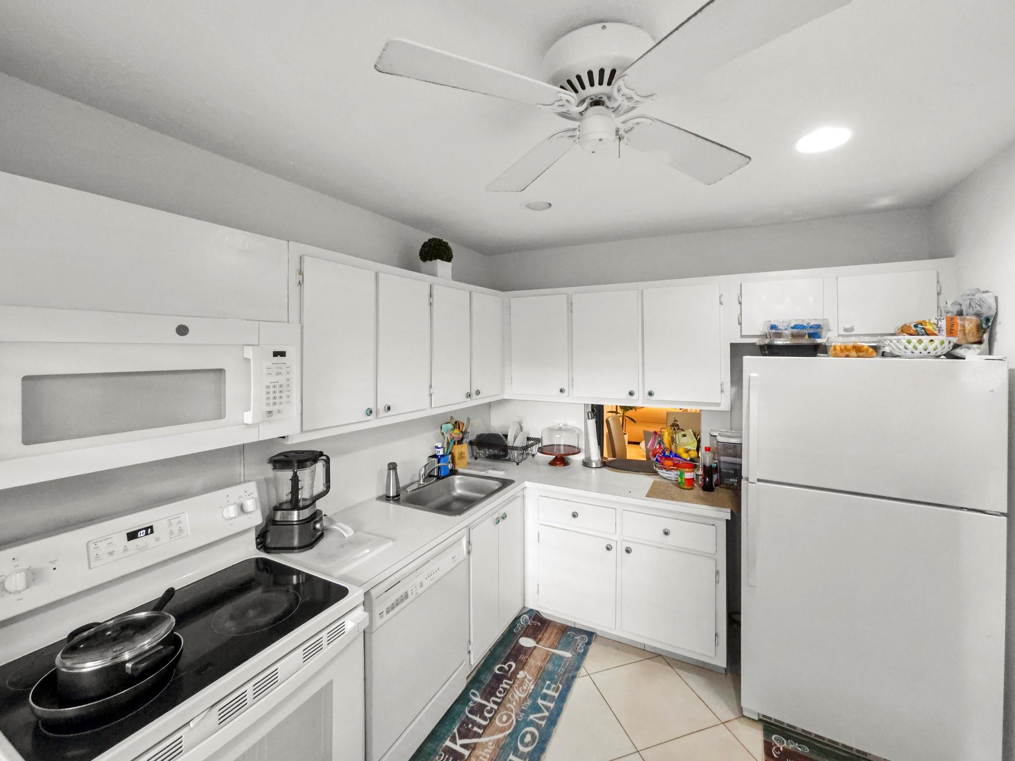 PINES OF BOCA LAGO CONDO - Residential