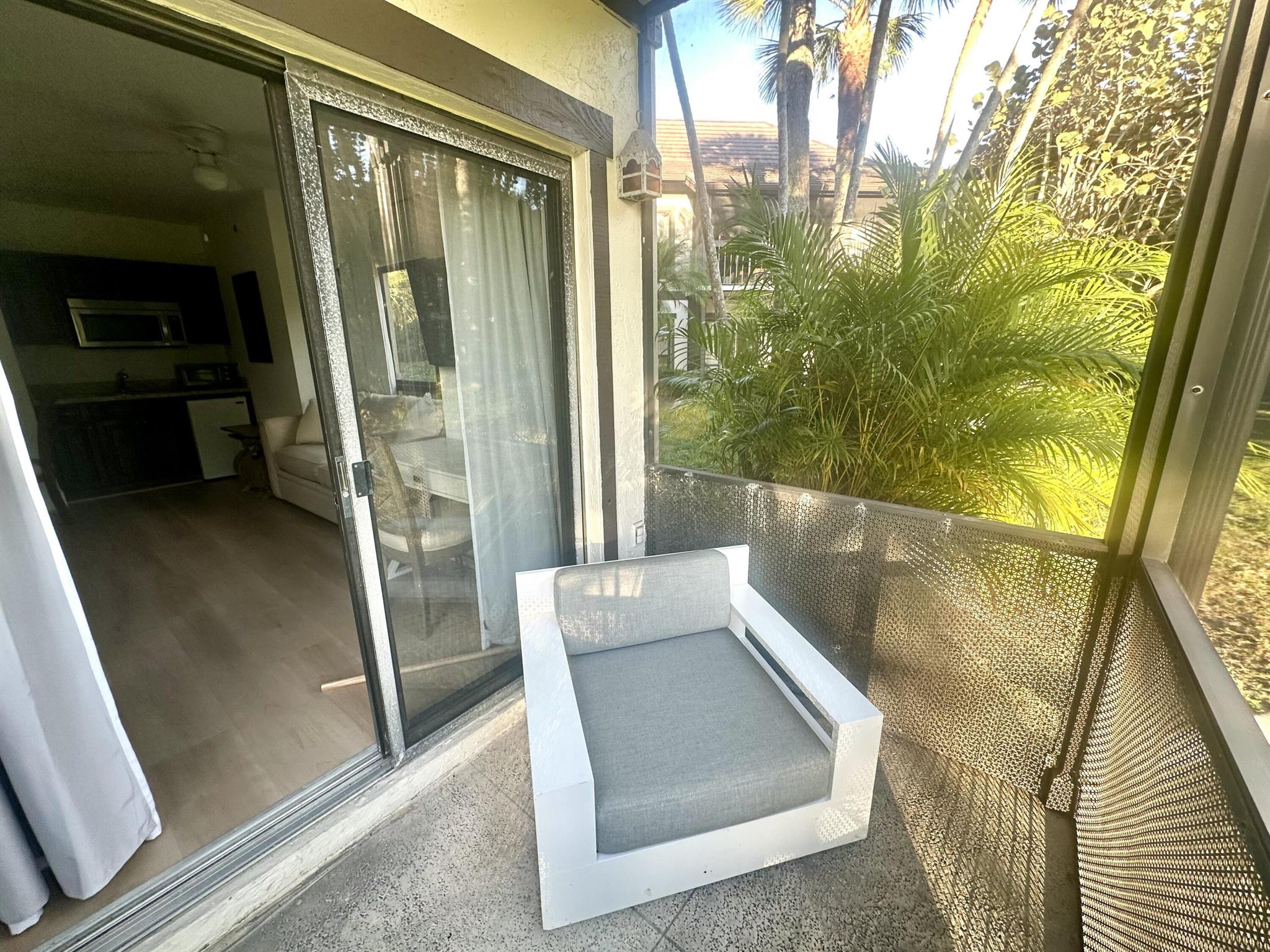 BAGATTELLE COND DECL FILE - Residential Lease