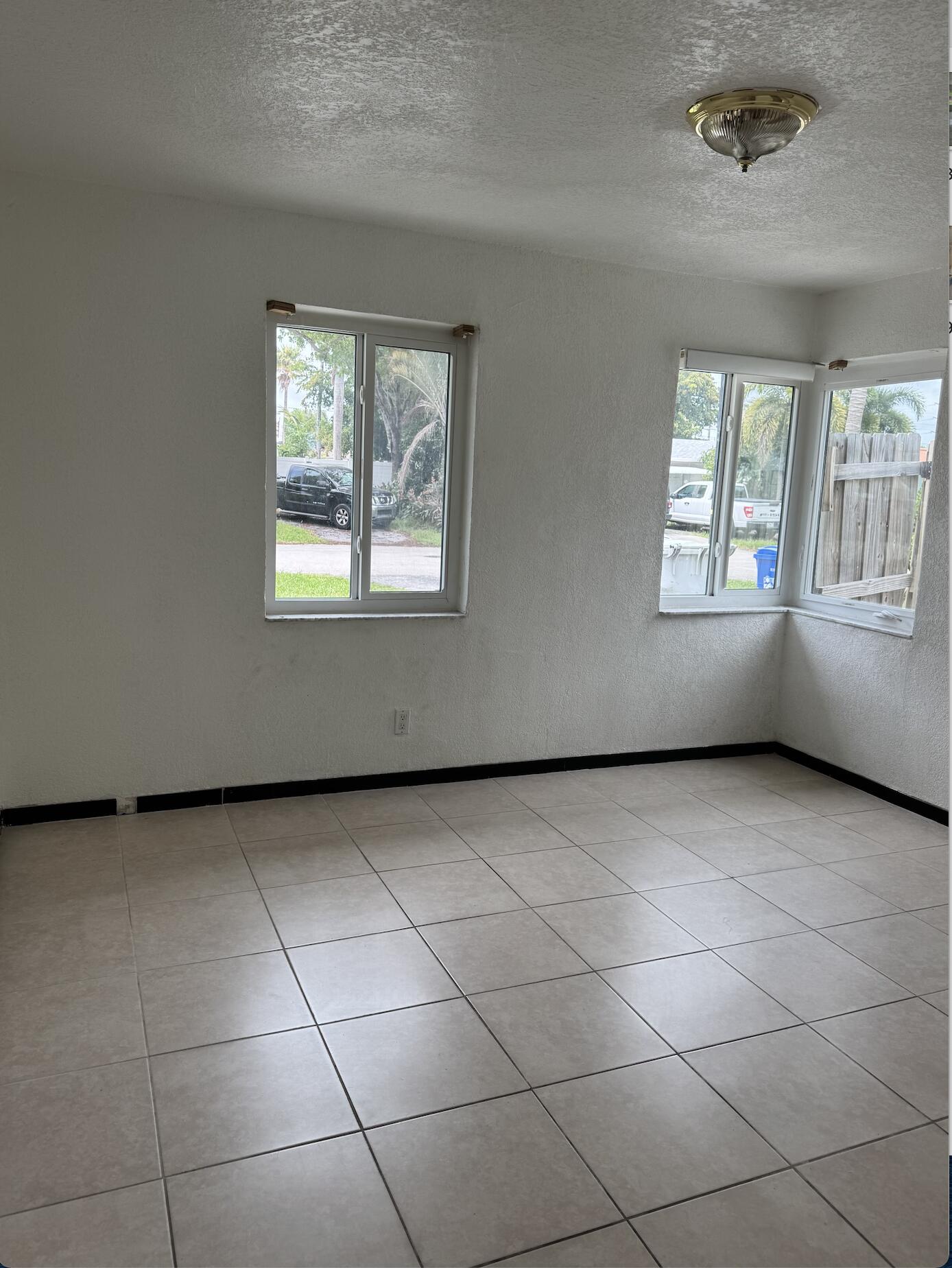 1420 NE 32nd Street, Pompano Beach FL 33064