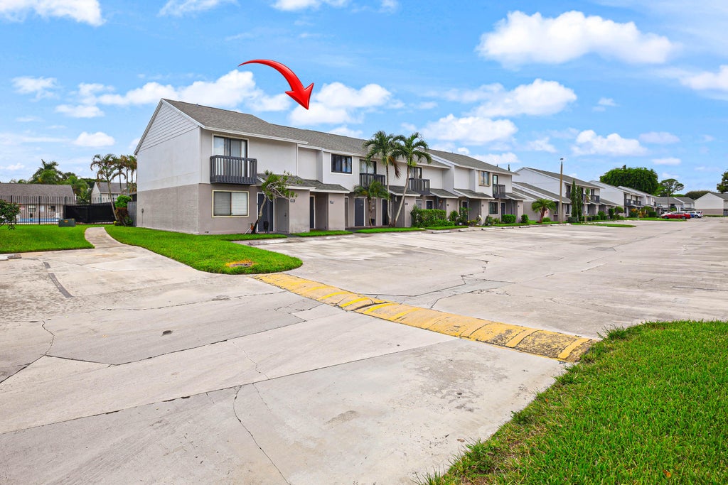 Photo of 4605 PIER Drive #4605, Greenacres, FL 33463 (MLS # B26082009)