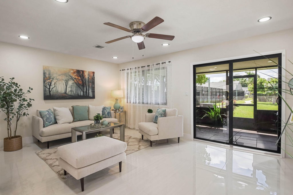 Photo of 4605 PIER Drive #4605, Greenacres, FL 33463 (MLS # B26082009)