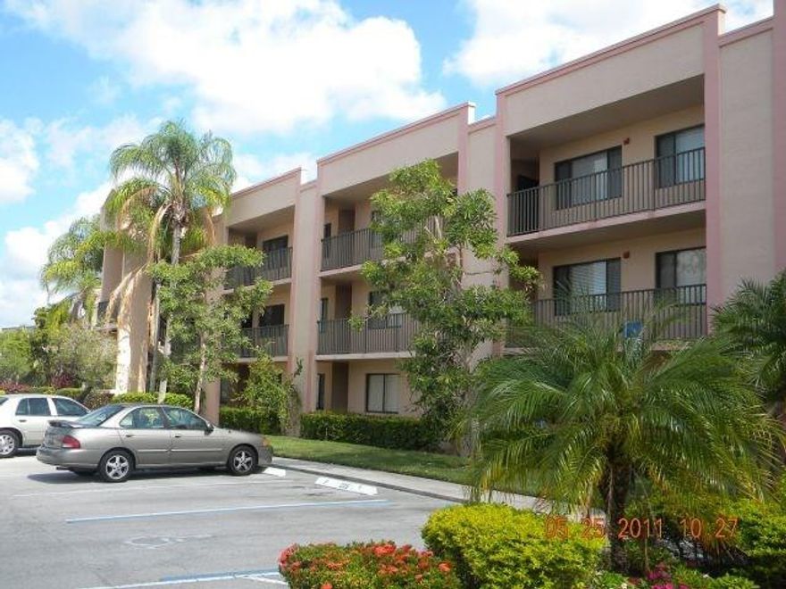 Newly renovated 2/2 unit in Belfort.  Located on the first floor, this unit has beautiful lake views.  Tile floors throughout. Large walk in closets and plenty of space to relax.  Community is 55+ and the tenant must be screened by the association. Community has many amenities such as a theater, clubhouse, recreational activities, and several pools.