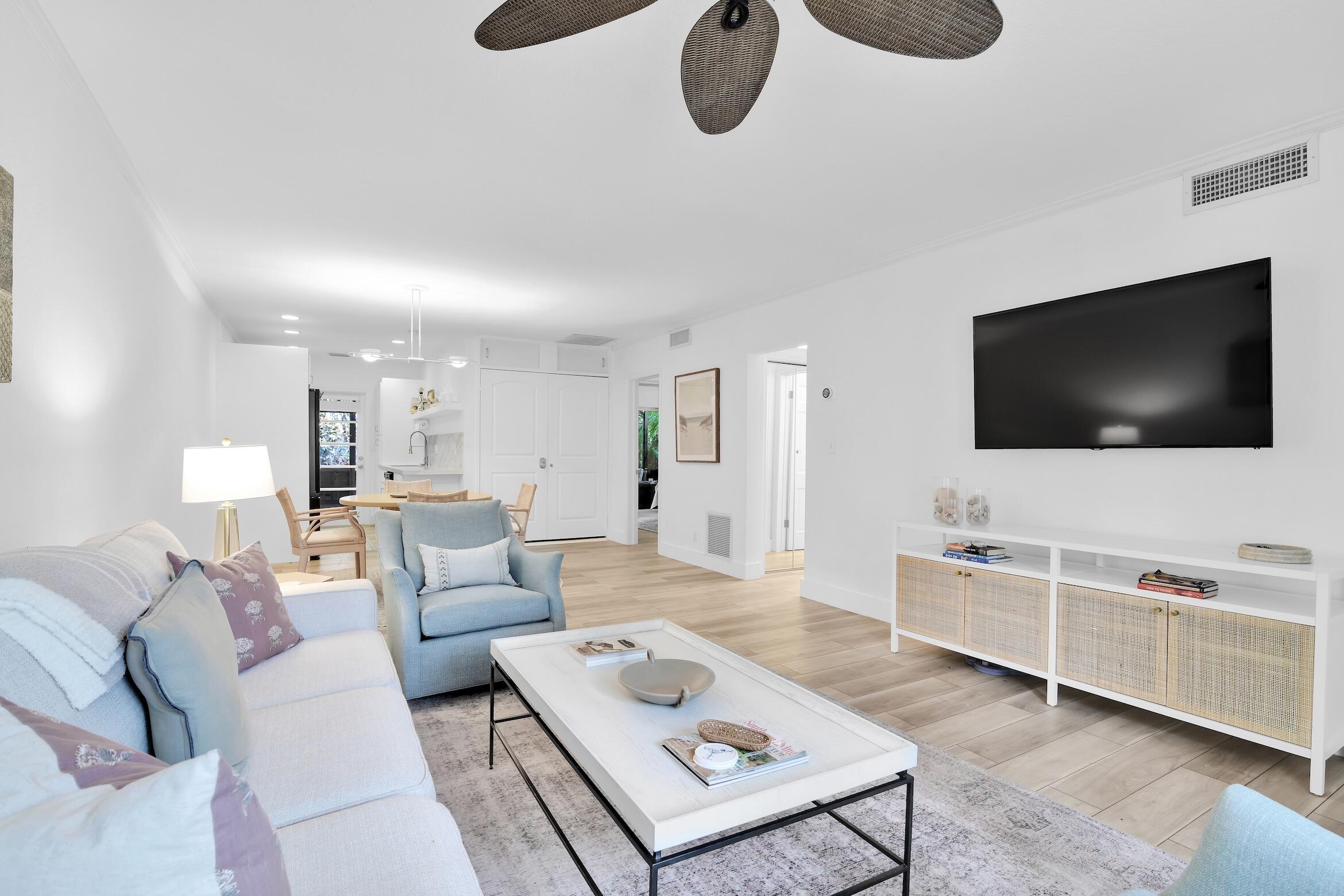 770 E Camino Real 0030