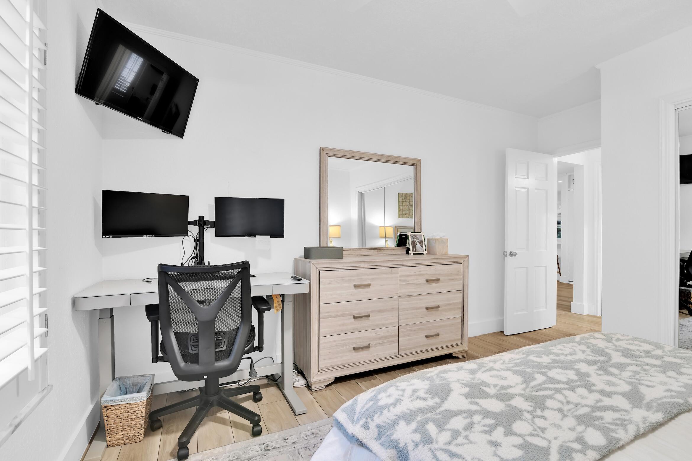 SEVEN SEVENTY EAST CAMINO REAL CONDO - Residential Lease