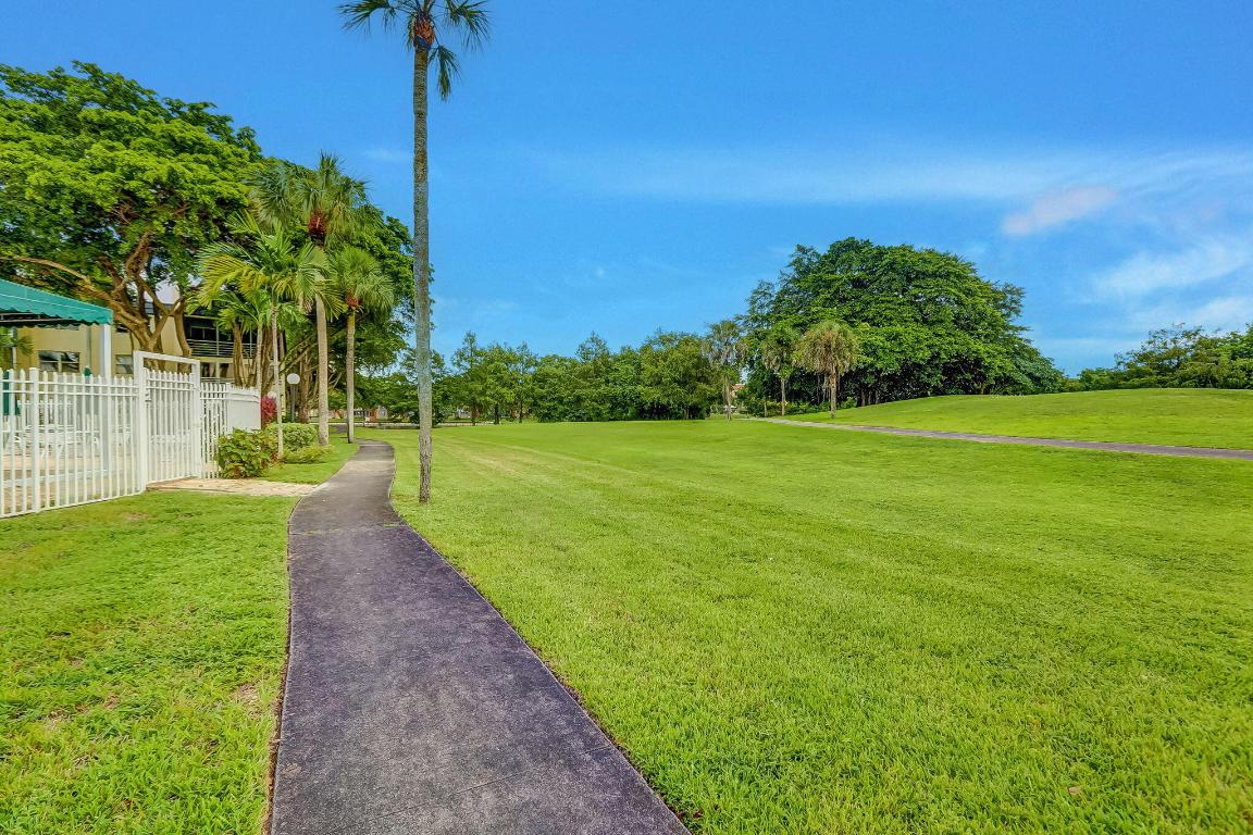 LIME BAY CONDOMINIUM 4 - Residential