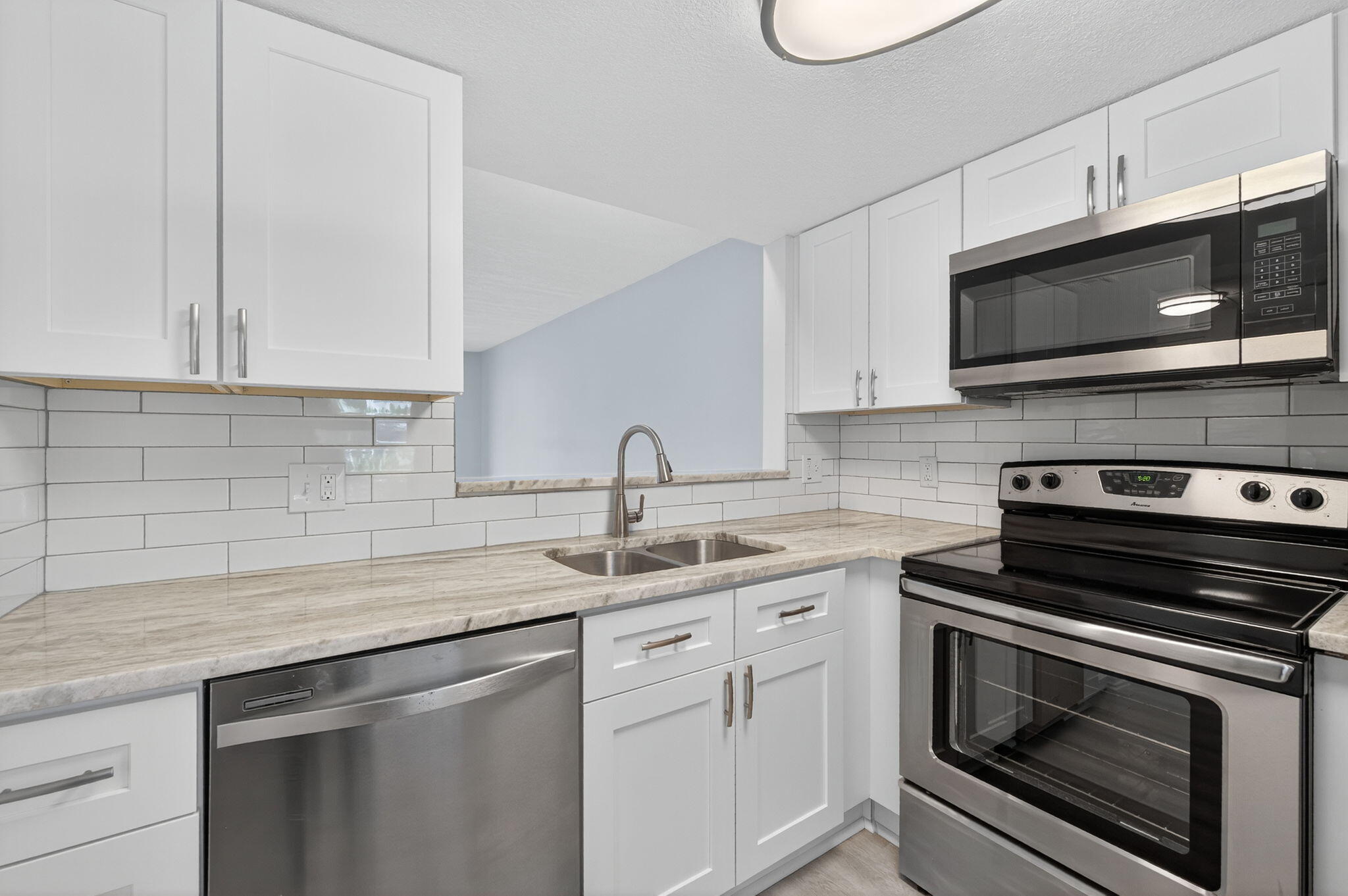 LIME BAY CONDOMINIUM 4 - Residential