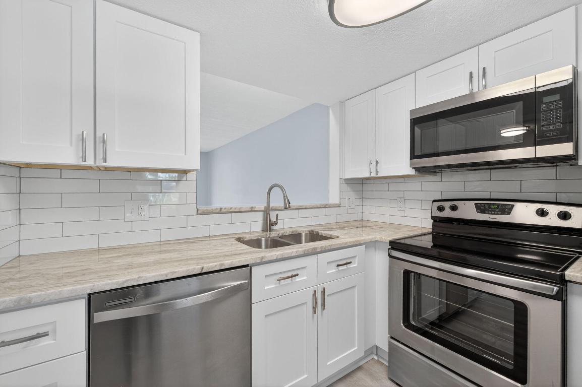 LIME BAY CONDOMINIUM 4 - Residential