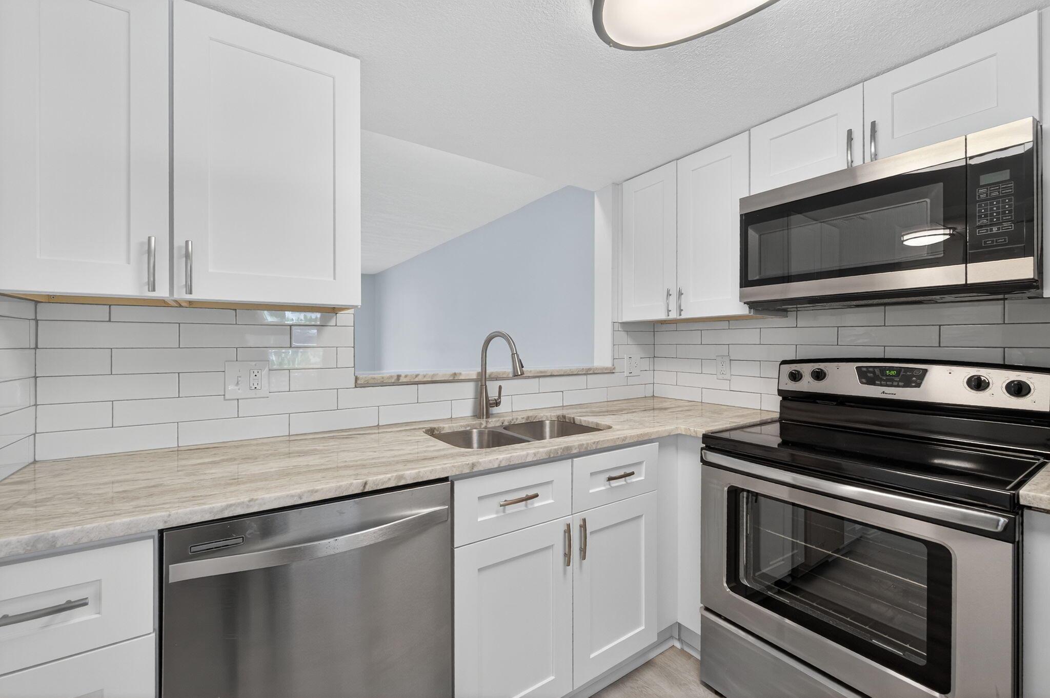 LIME BAY CONDOMINIUM 4 - Residential