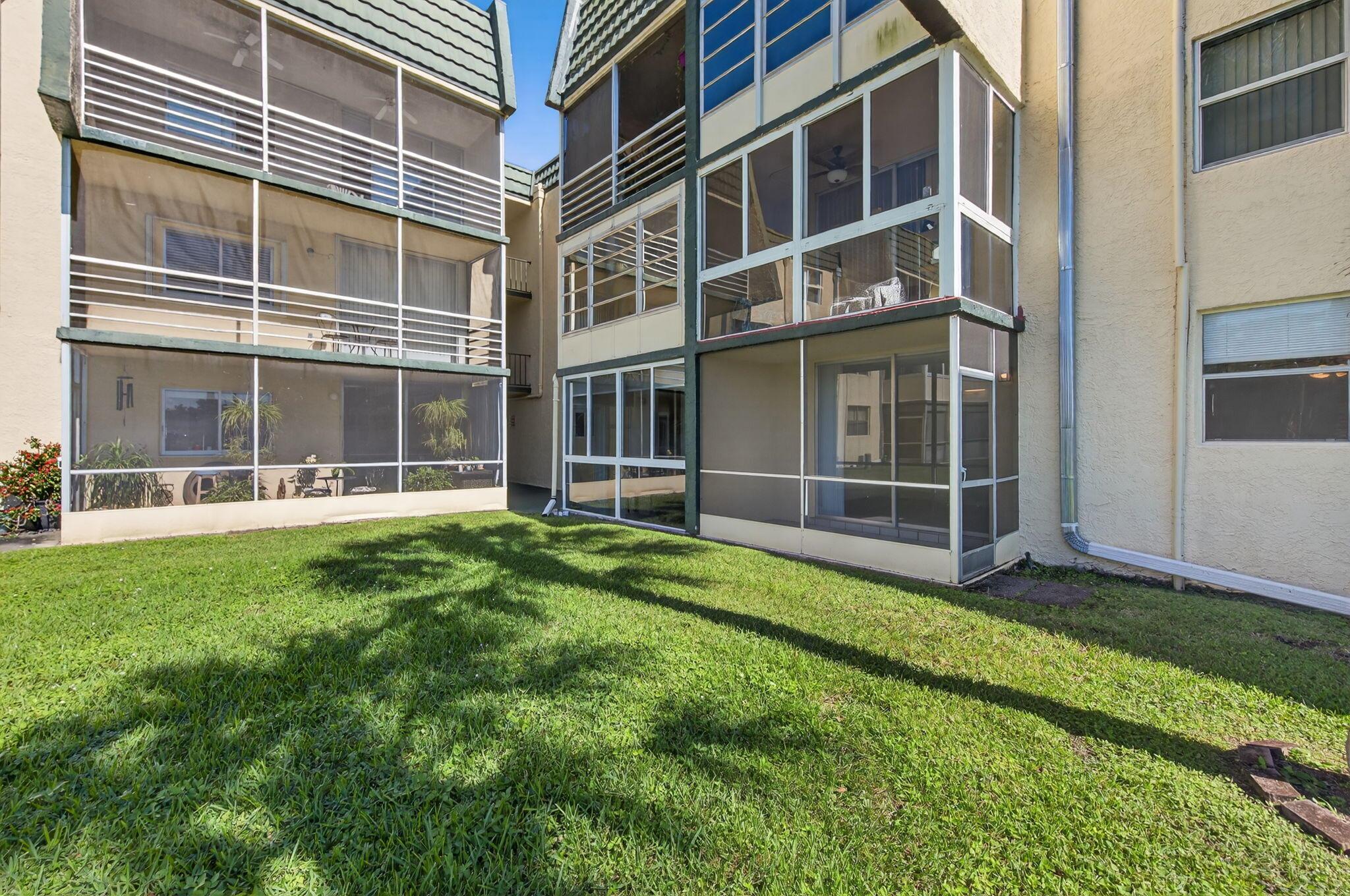 LIME BAY CONDOMINIUM 4 - Residential