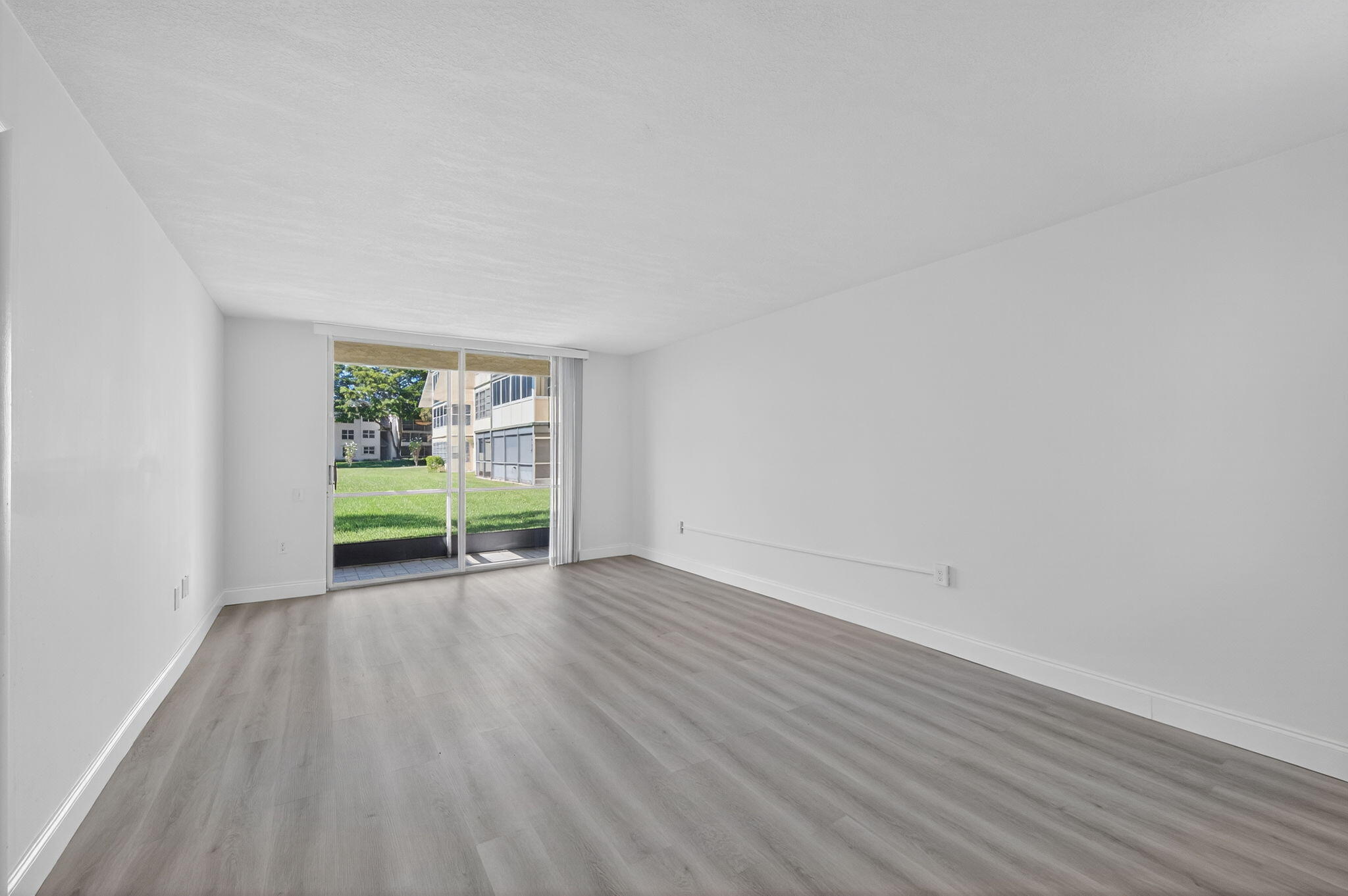 LIME BAY CONDOMINIUM 4 - Residential