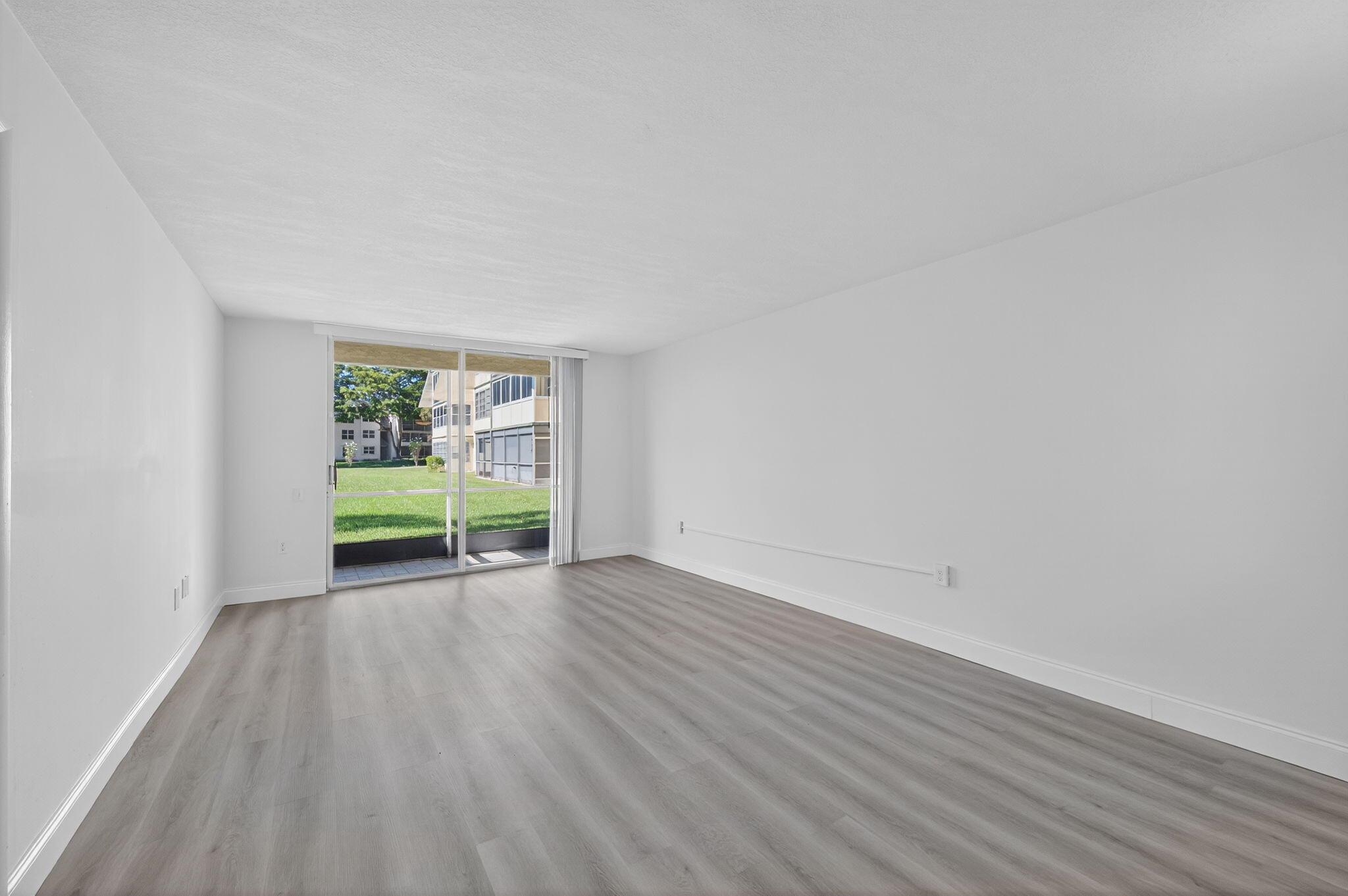 LIME BAY CONDOMINIUM 4 - Residential