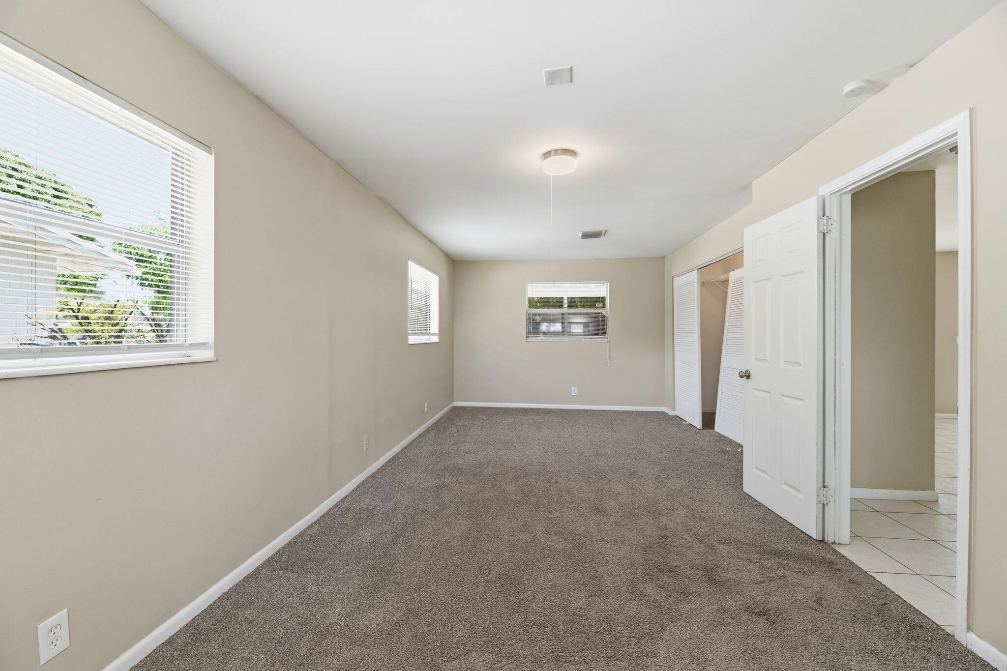 PALM BEACH GARDENS ESTATES - Residential